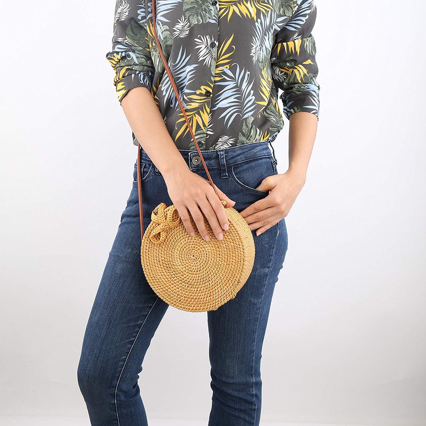 Handwoven Round Rattan Bag - Exinoz