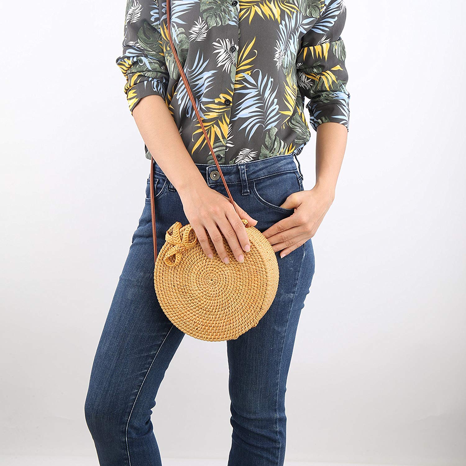 Handwoven Round Rattan Bag - Exinoz