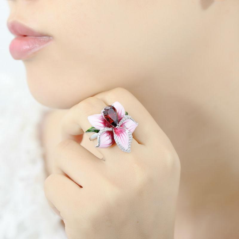 Cubic Zirconia Silver Flower Ring - Exinoz