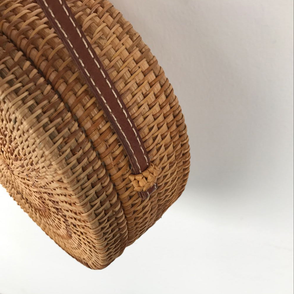 Handwoven Round Rattan Bag - Exinoz