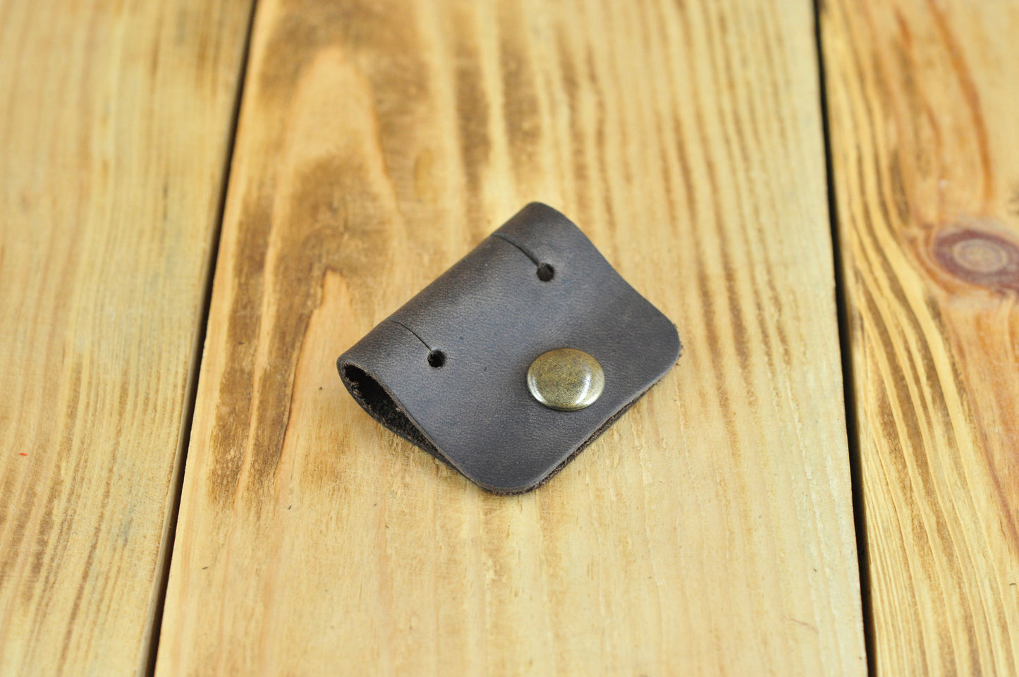 Leather Headphones Holder, Cable Organiser - Exinoz